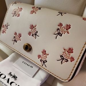 NWT ~ COACH Dinky Floral Bow 1941 Glovetanned